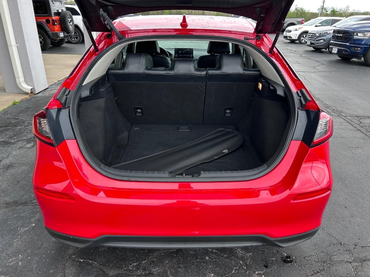 2022 Rallye Red Honda Civic Hatchback EX-L FWD Sedan