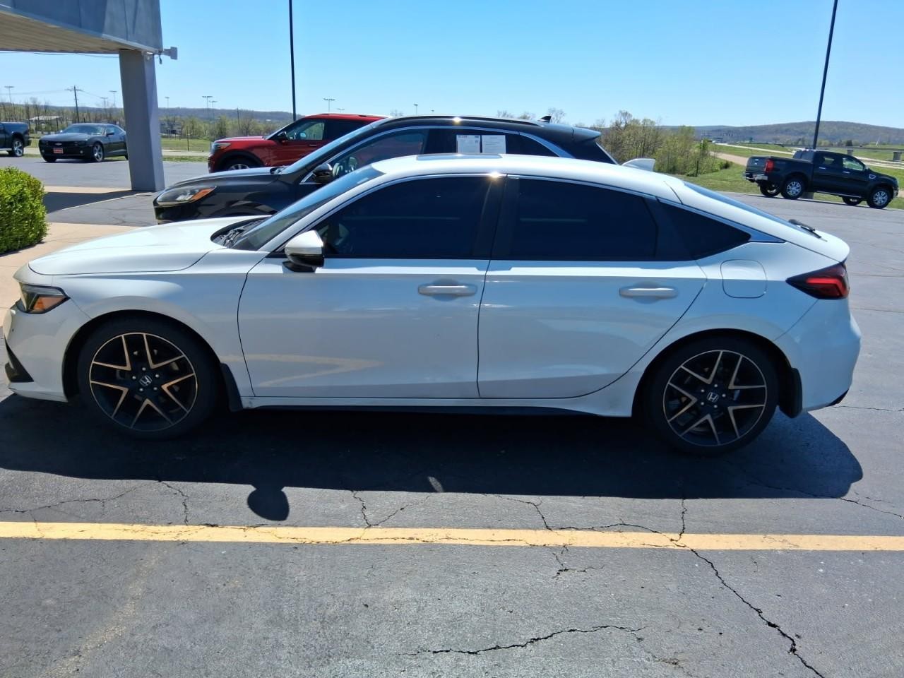 2022 Platinum White Pearl Honda Civic Hatchback Sport Touring FWD Sedan