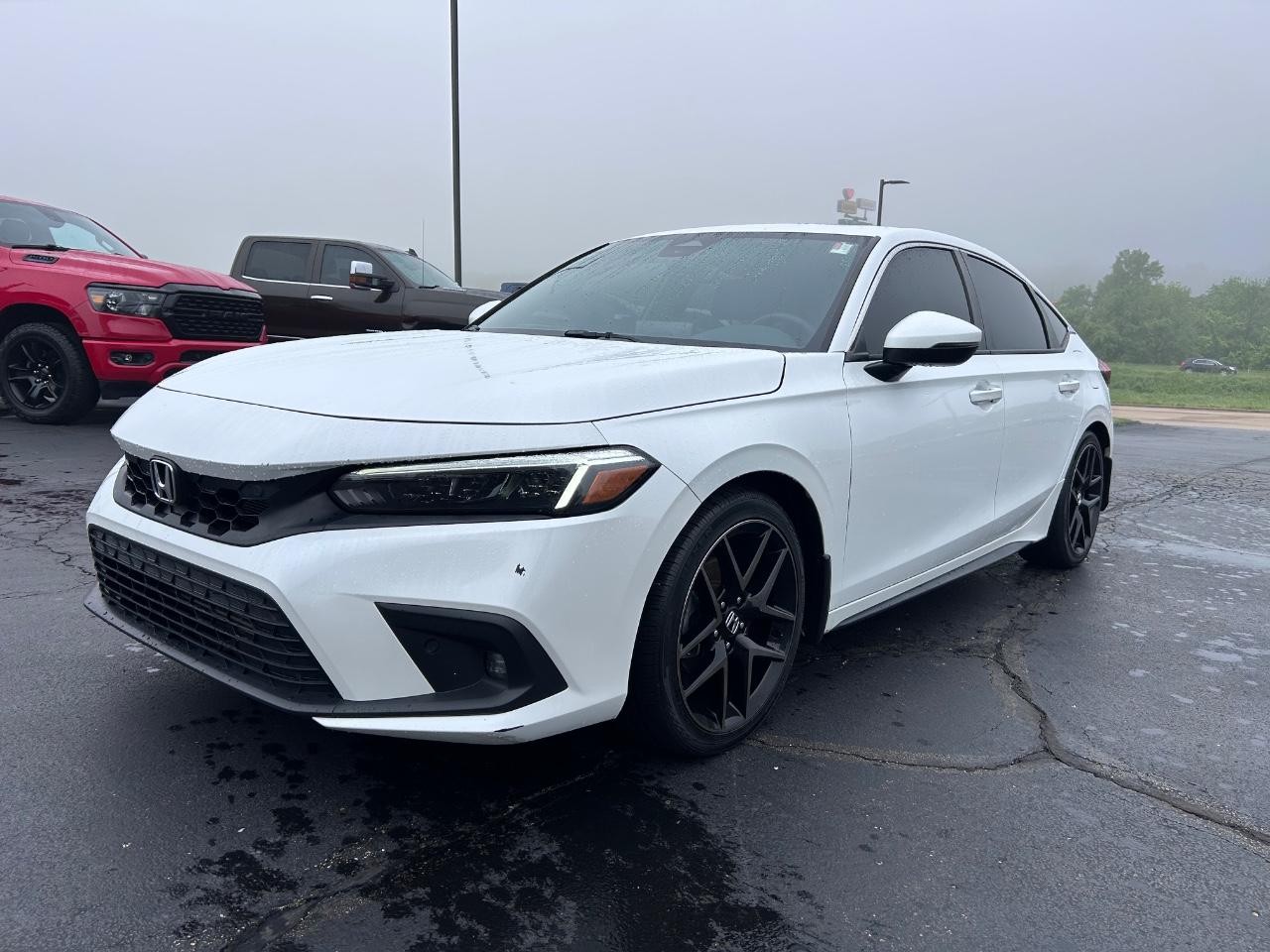 2022 Platinum White Pearl Honda Civic Hatchback Sport Touring FWD Sedan