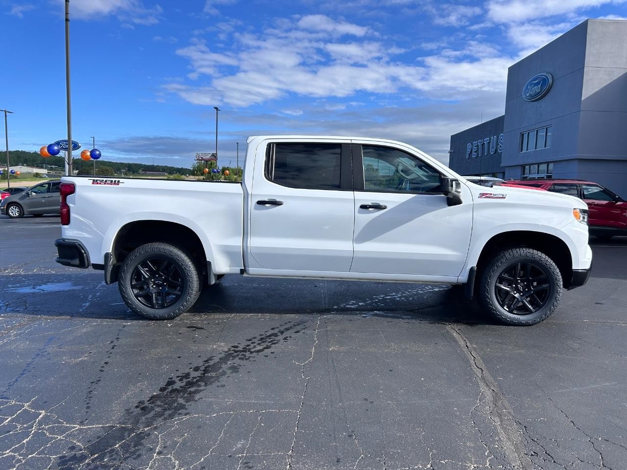 2022 Summit White Chevrolet Silverado 1500 LT Trail Boss 4X4 Truck