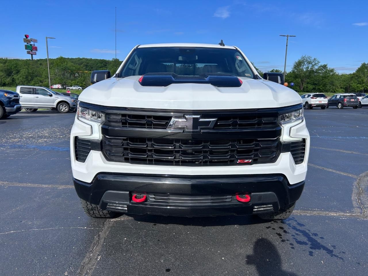 2022 Summit White Chevrolet Silverado 1500 LT Trail Boss 4X4 Truck