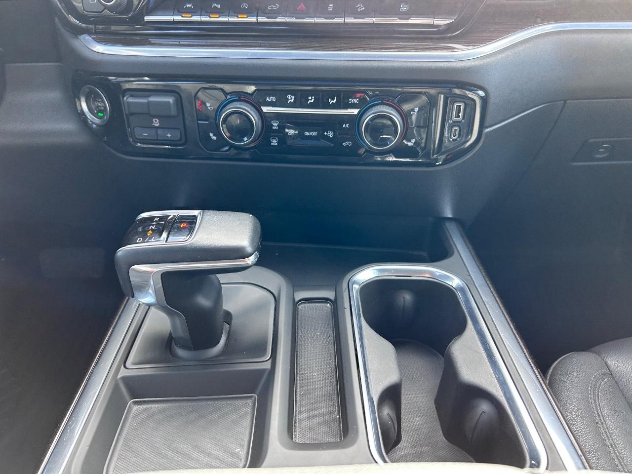 2022 Summit White Chevrolet Silverado 1500 LT Trail Boss 4X4 Truck