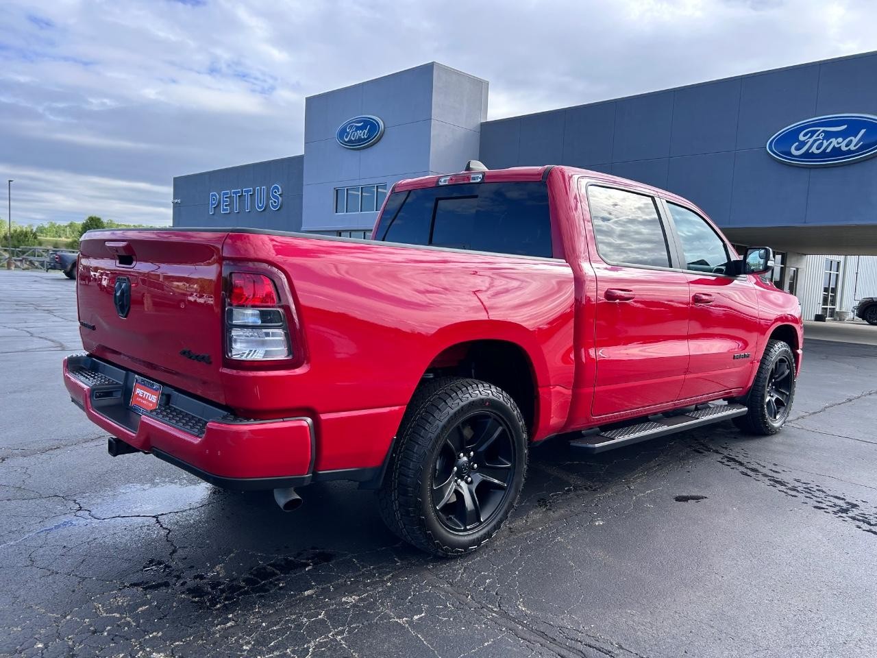 2022 Flame Red Clearcoat Ram 1500 Big Horn/Lone Star 4X4 Truck