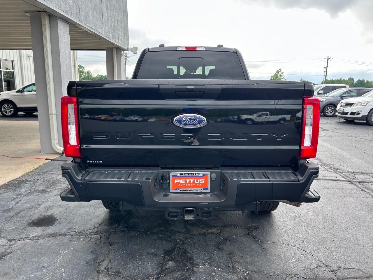 2024 Agate Black Metallic Ford Super Duty F-350 SRW XL 4X4 Truck