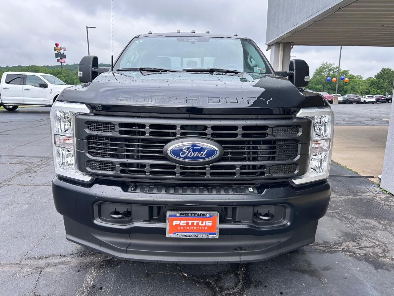 2024 Agate Black Metallic Ford Super Duty F-350 SRW XL 4X4 Truck