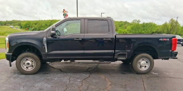 2024 Agate Black Metallic Ford Super Duty F-350 SRW XL 4X4 Truck