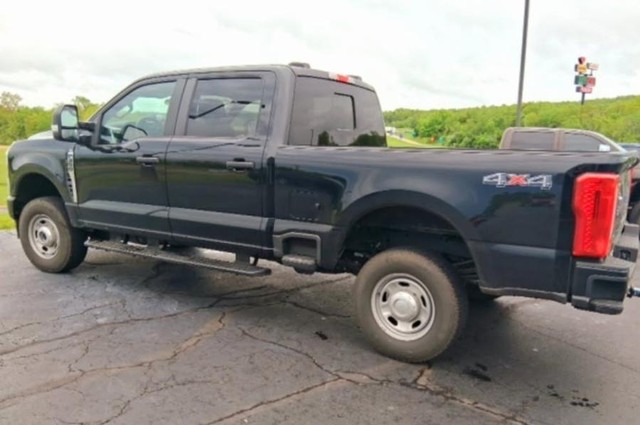 2024 Agate Black Metallic Ford Super Duty F-350 SRW XL 4X4 Truck