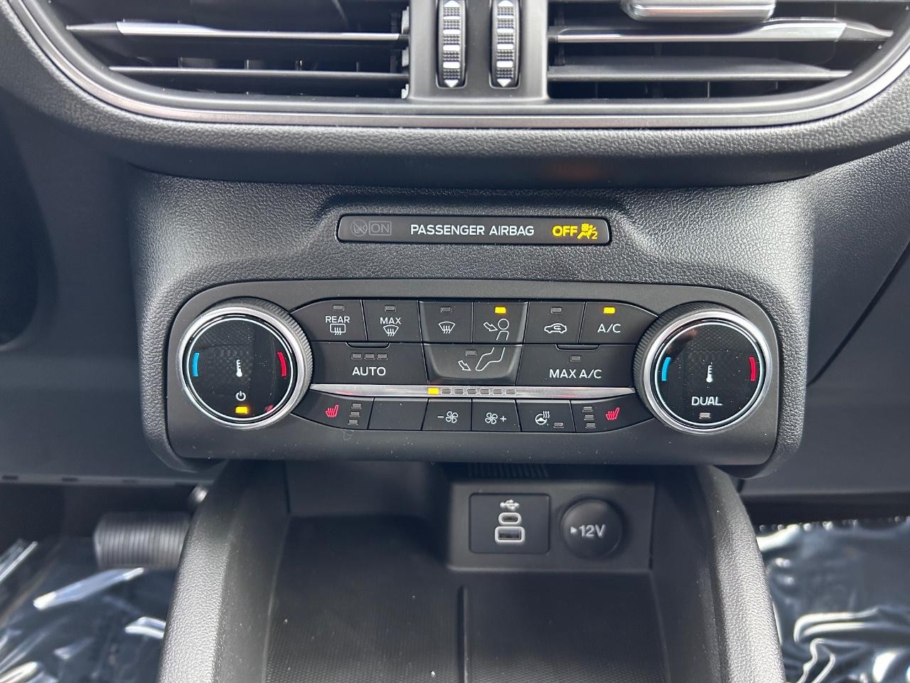 2025 Oxford White Ford Escape Active FWD SUV