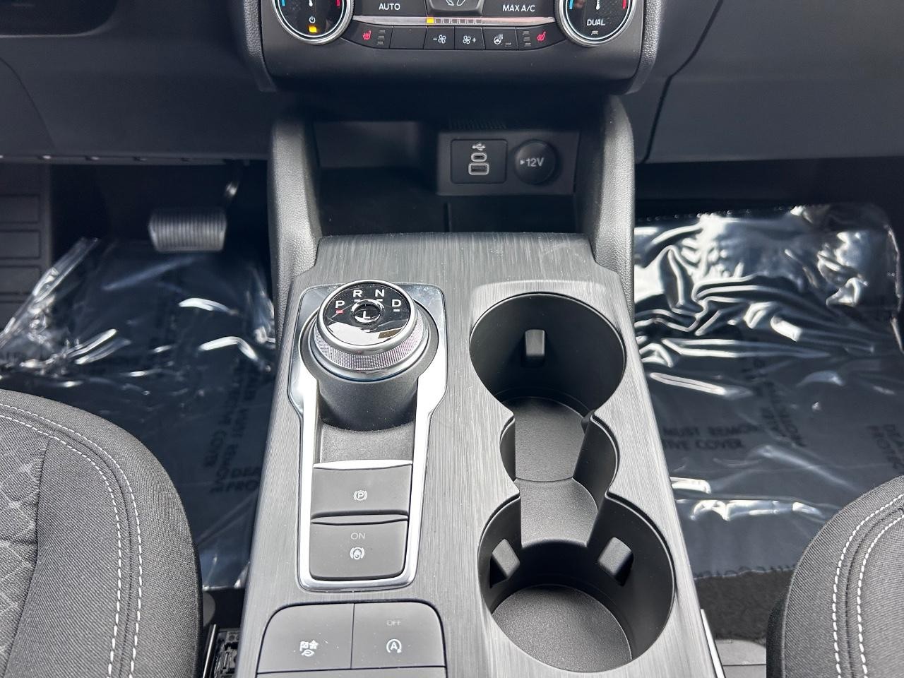2025 Oxford White Ford Escape Active FWD SUV