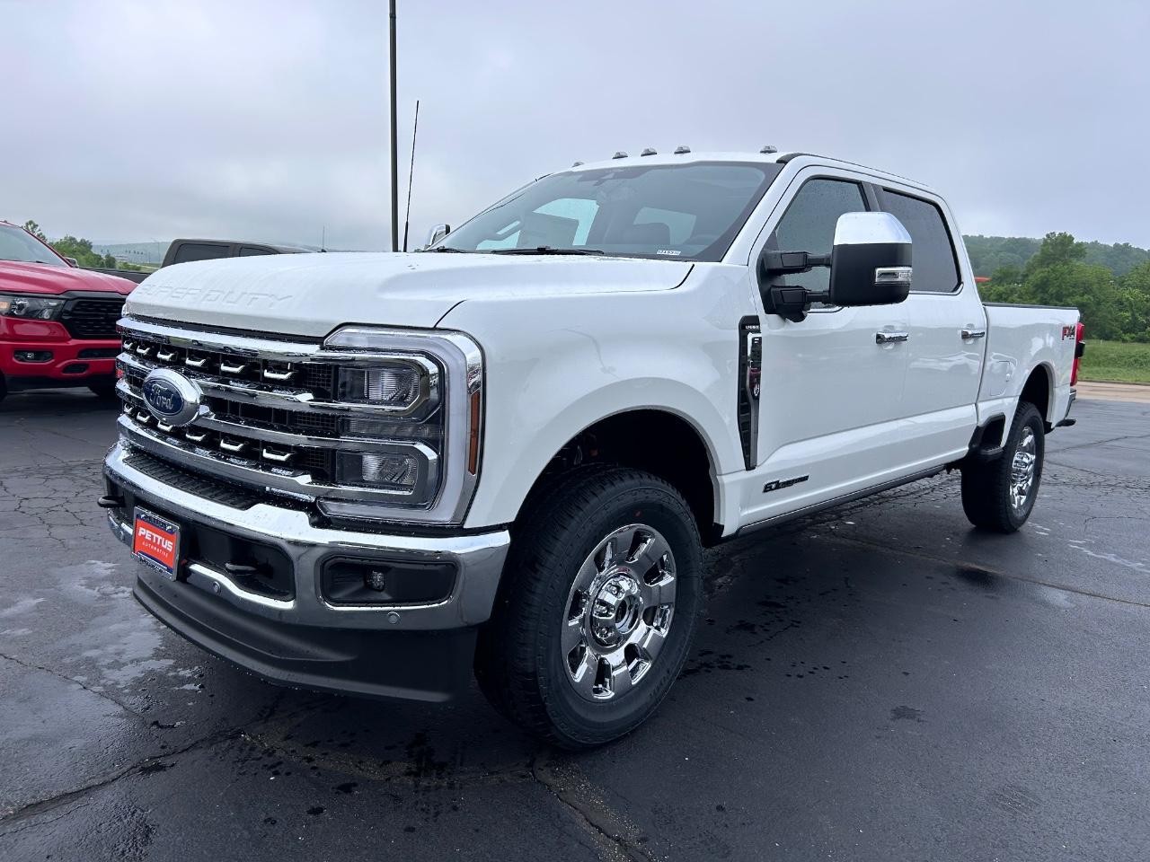 2025 Star White Metallic Tri-Coat Ford Super Duty F-350 SRW LARIAT 4X4 Truck
