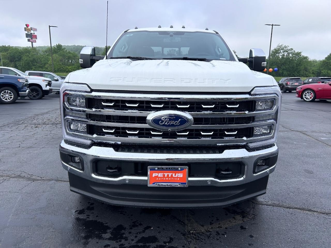 2025 Star White Metallic Tri-Coat Ford Super Duty F-350 SRW LARIAT 4X4 Truck
