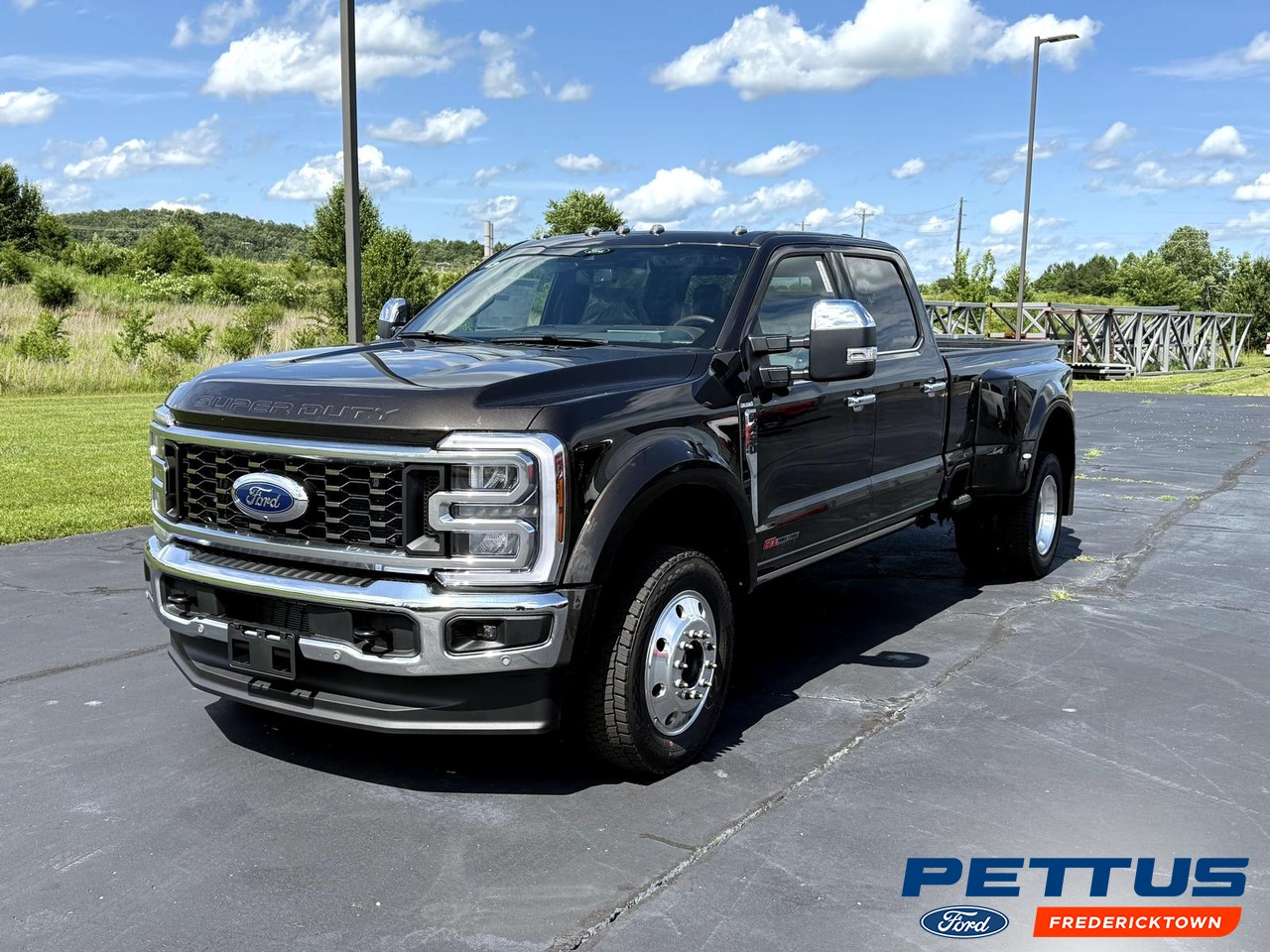 2025 Darkened Bronze Metallic Ford Super Duty F-450 DRW King Ranch DRW Truck