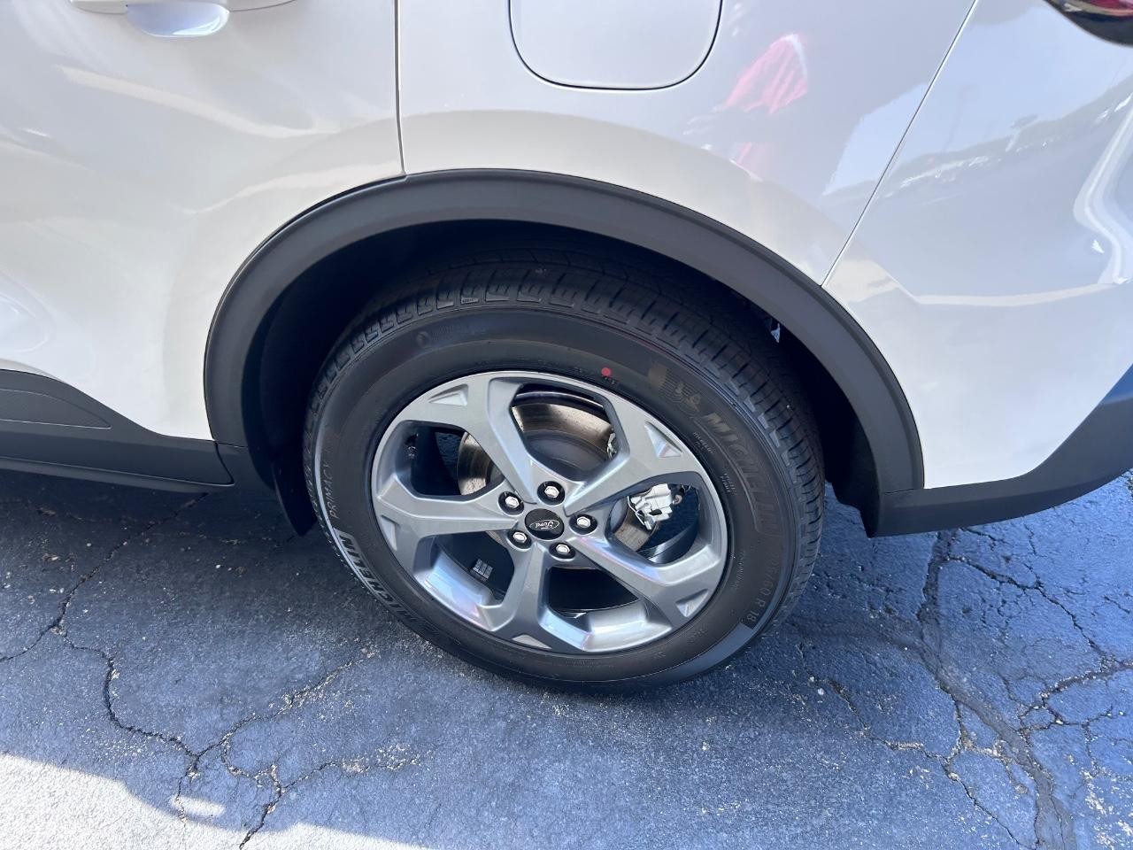 2025 Star White Metallic Tri-Coat Ford Escape ST-Line Select AWD SUV