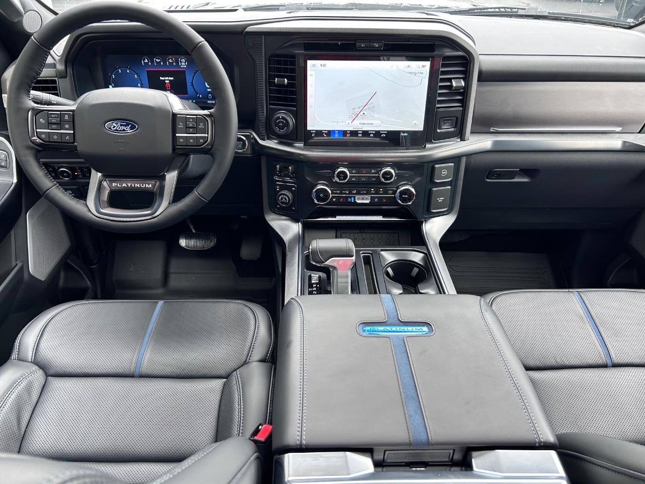 2025 Ford F-150 Platinum photo 11