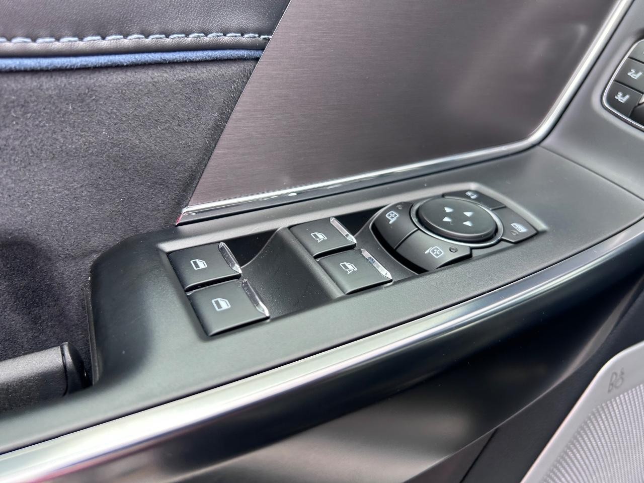 2025 Ford F-150 Platinum photo 19