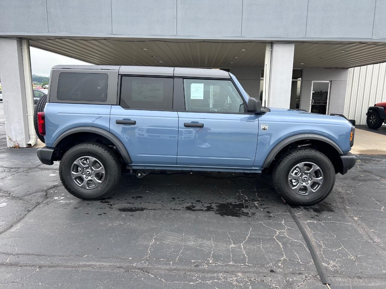 2025 Ford Bronco Big Bend photo 2