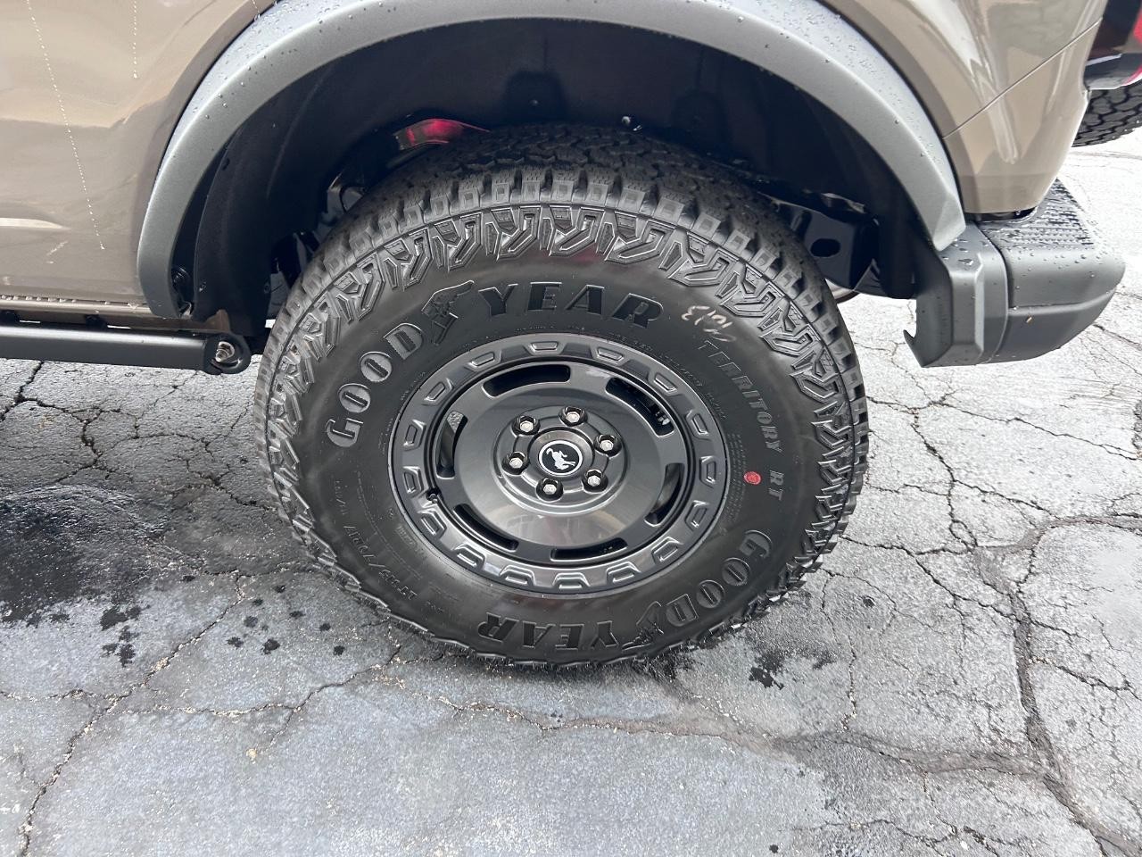 2025 Desert Sand Ford Bronco Badlands 4X4 SUV