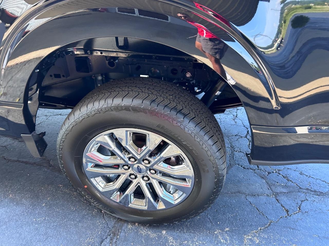 2025 Agate Black Metallic Ford F-150 Lariat 4X4 Truck