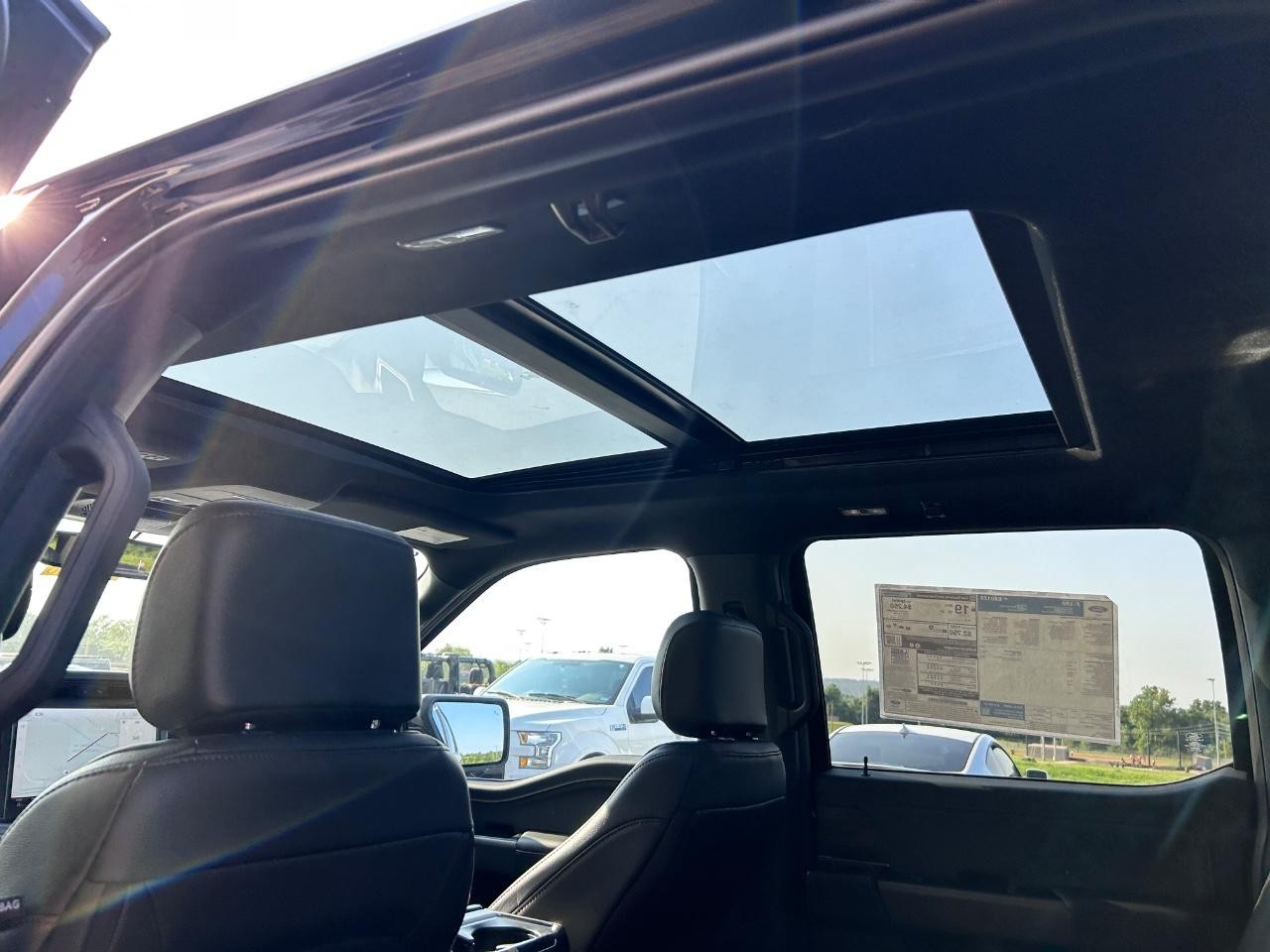 2025 Agate Black Metallic Ford F-150 Lariat 4X4 Truck