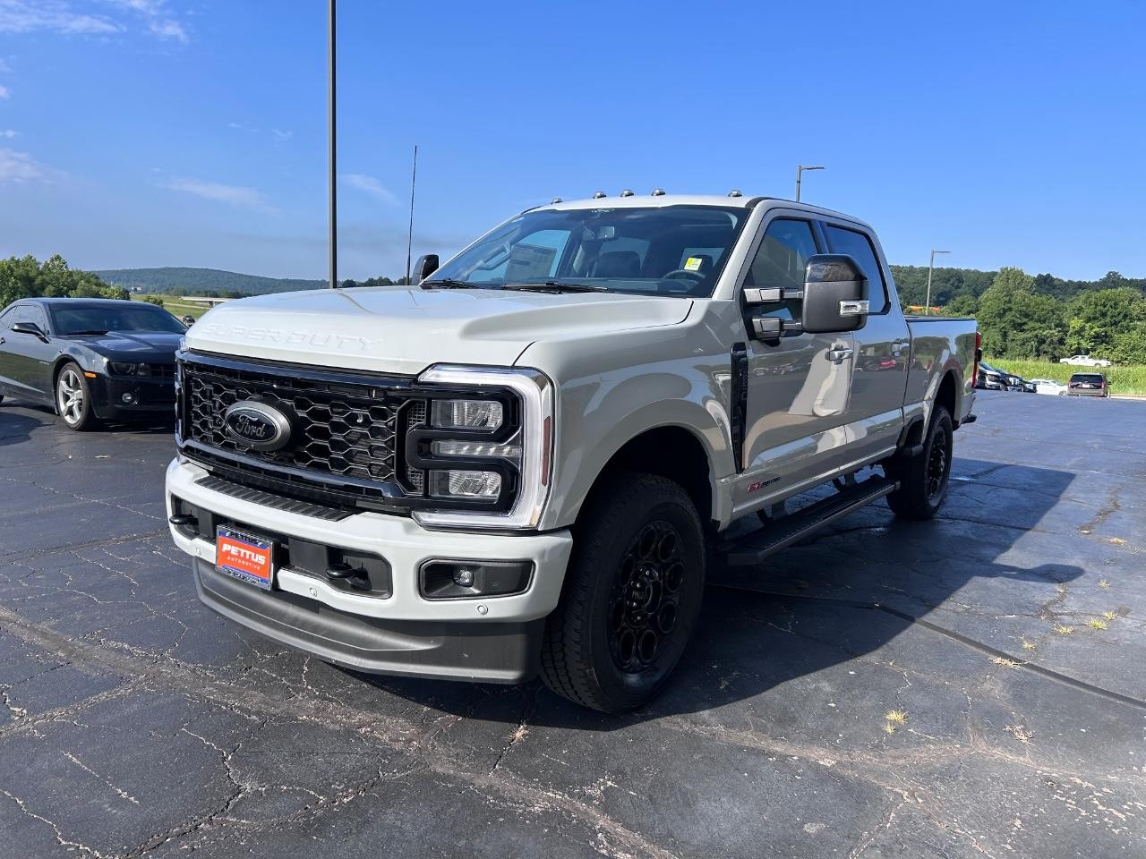 2025 Avalanche Ford Super Duty F-250 SRW Lariat 4X4 Truck
