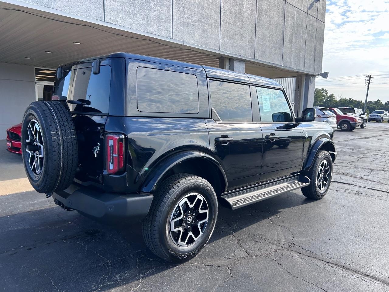 2025 Shadow Black Ford Bronco Outer Banks 4X4 SUV
