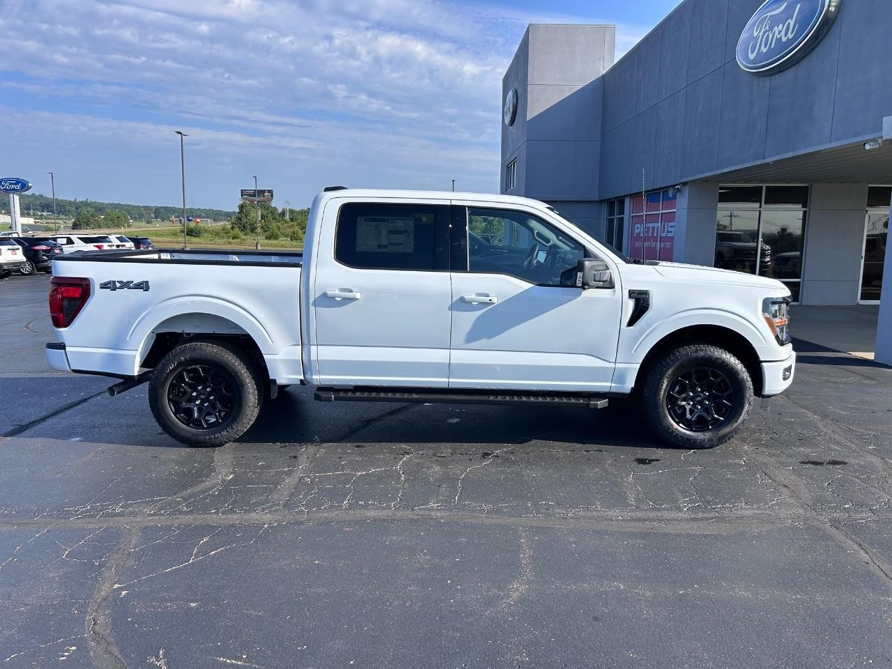 2025 Ford F-150 XLT photo 2