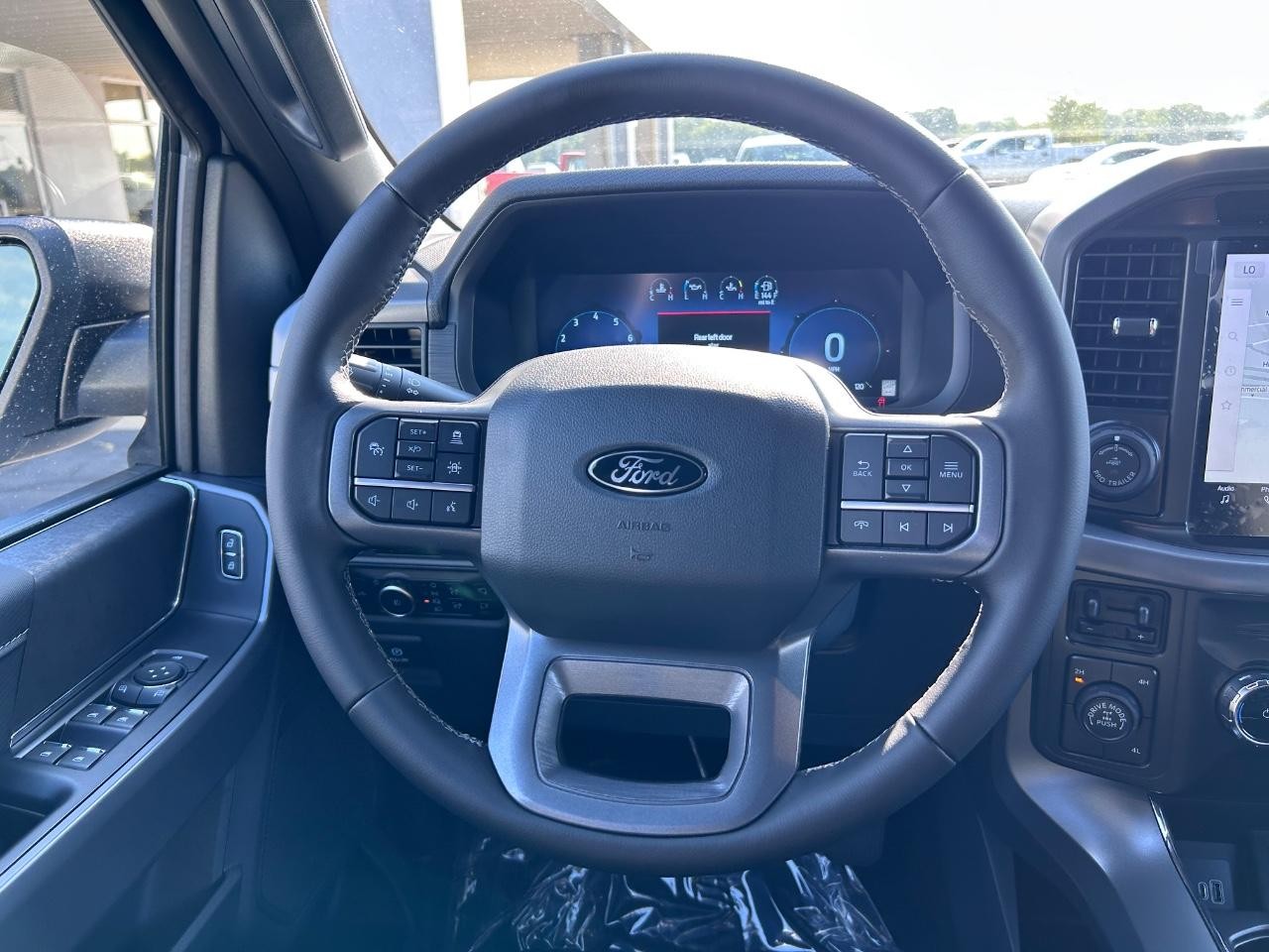 2025 Ford F-150 XLT photo 9