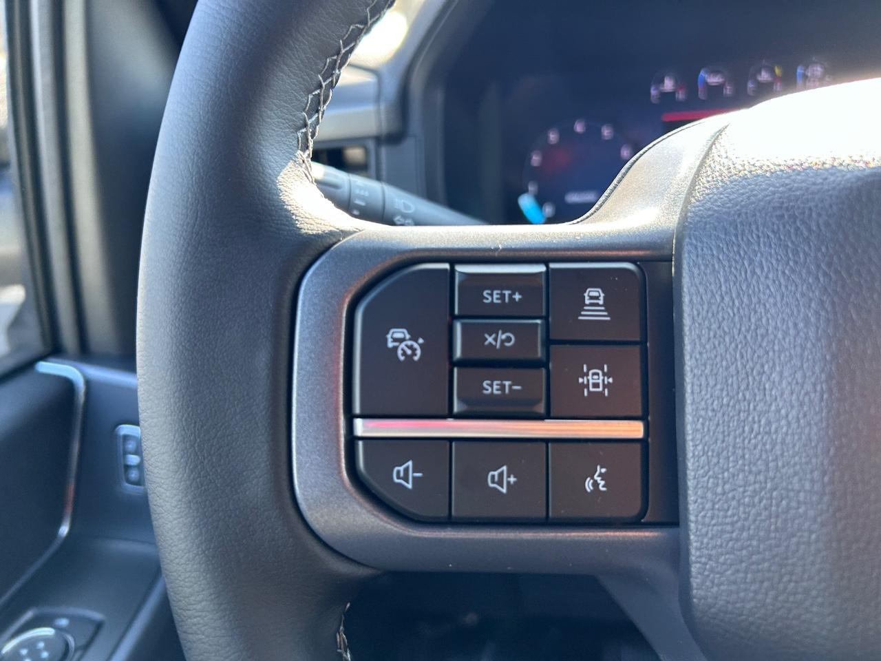 2025 Ford F-150 XLT photo 10