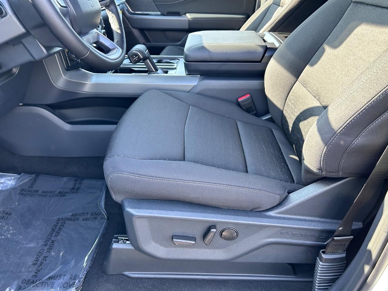 2025 Ford F-150 XLT photo 17