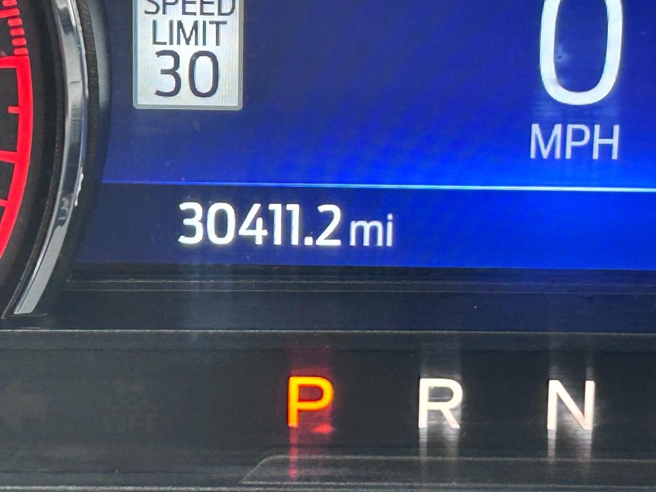 Ford Explorer Vehicle Full-screen Gallery Image 24