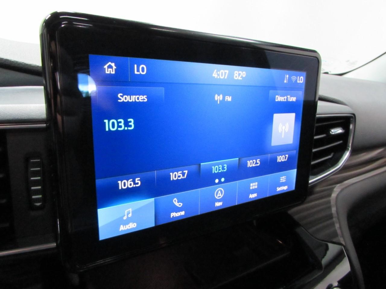 Ford Explorer Vehicle Full-screen Gallery Image 29