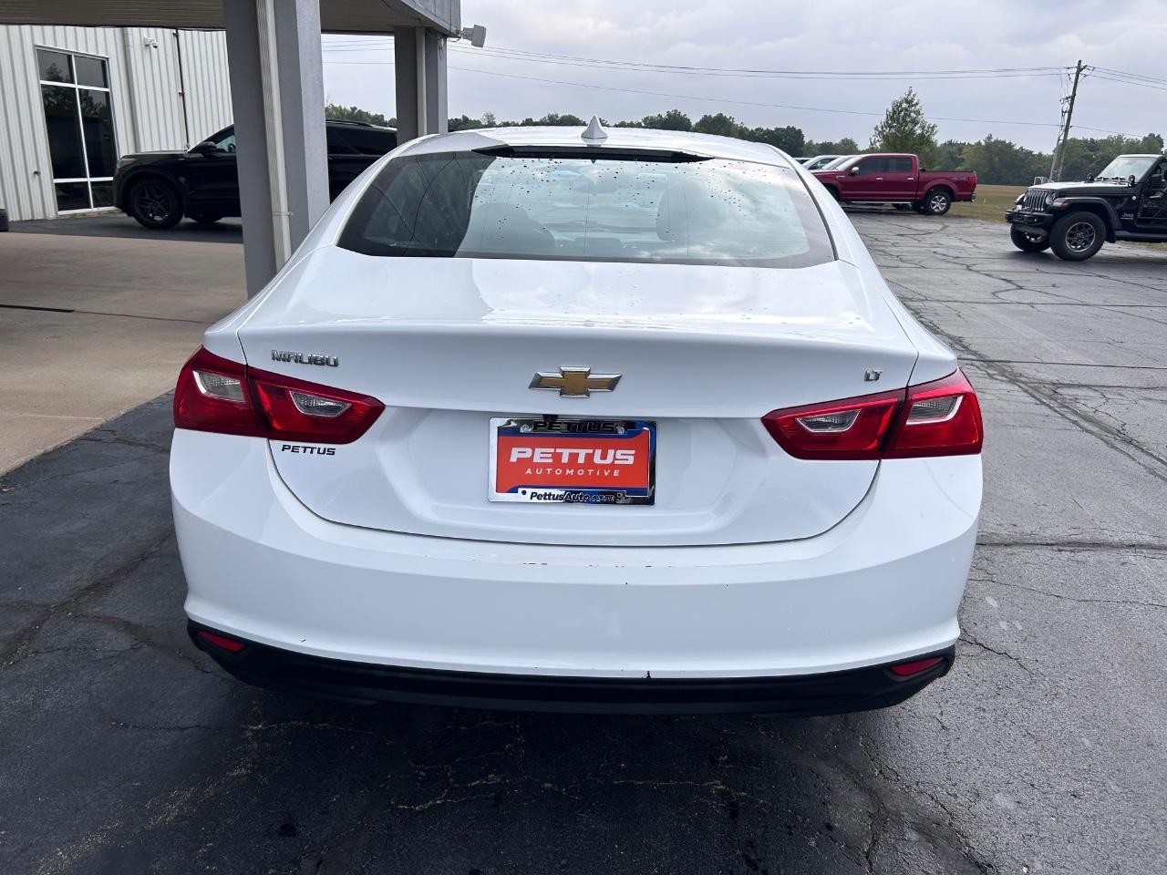 Chevrolet Malibu Vehicle Full-screen Gallery Image 04