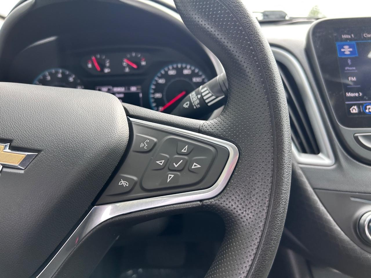 Chevrolet Malibu Vehicle Full-screen Gallery Image 13