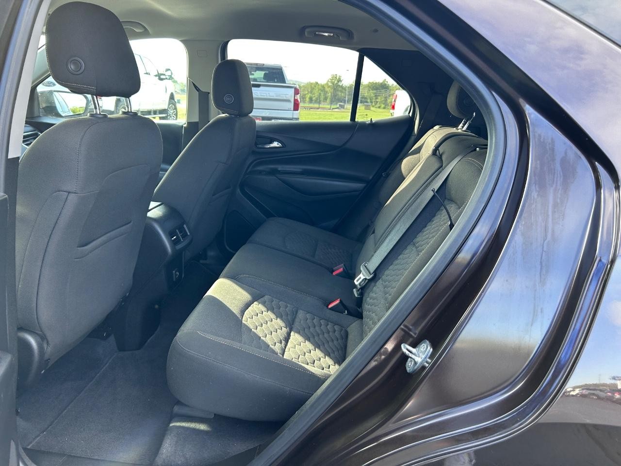 Chevrolet Equinox Vehicle Full-screen Gallery Image 11