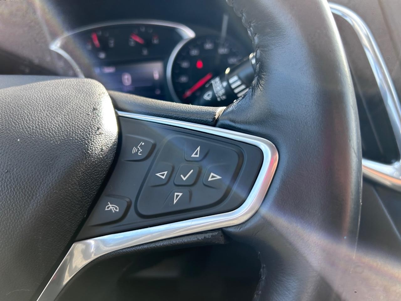 Chevrolet Equinox Vehicle Full-screen Gallery Image 15