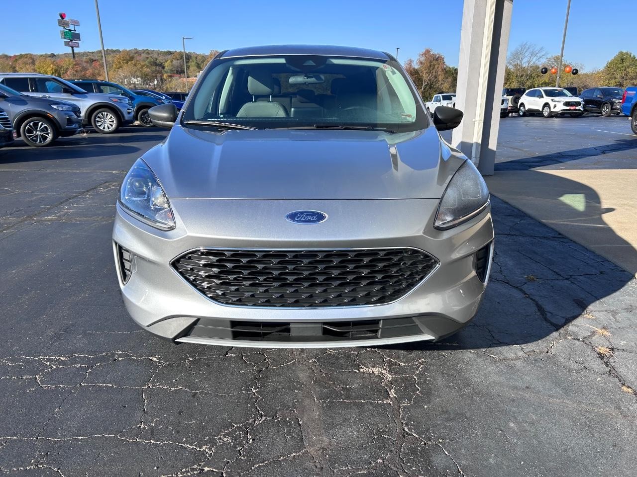 Ford Escape Vehicle Full-screen Gallery Image 08