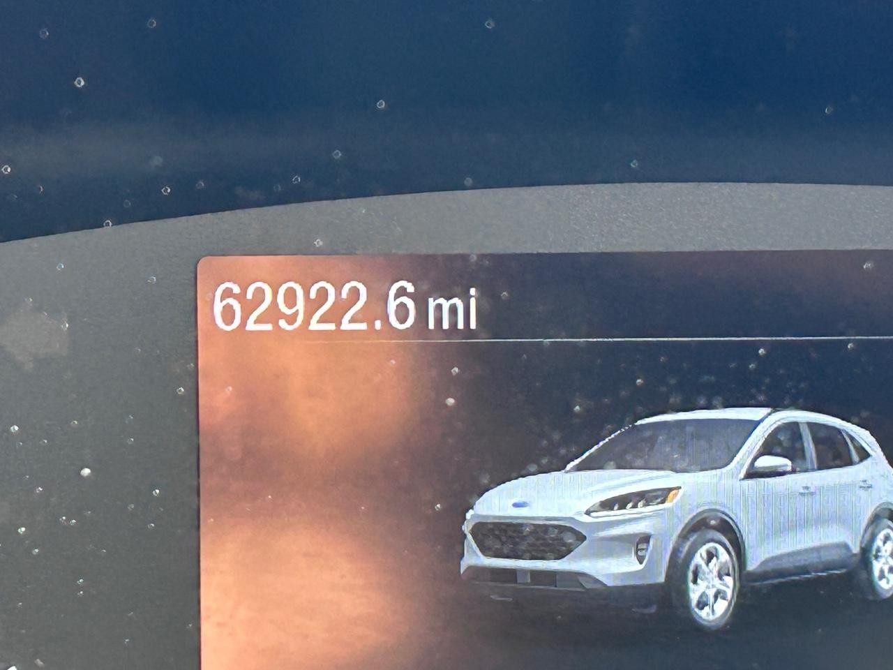 Ford Escape Vehicle Full-screen Gallery Image 20