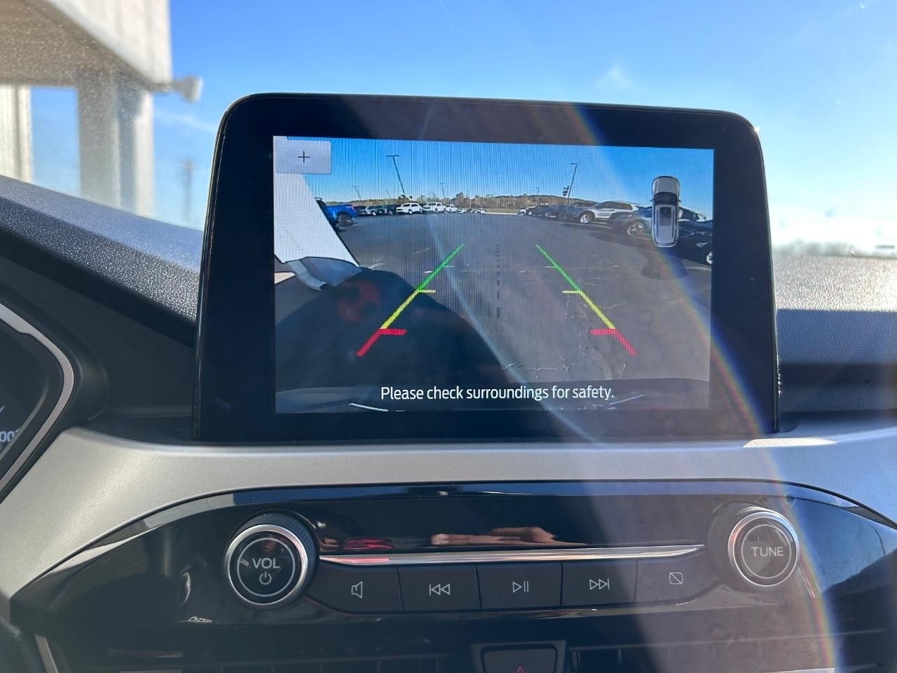 Ford Escape Vehicle Full-screen Gallery Image 21