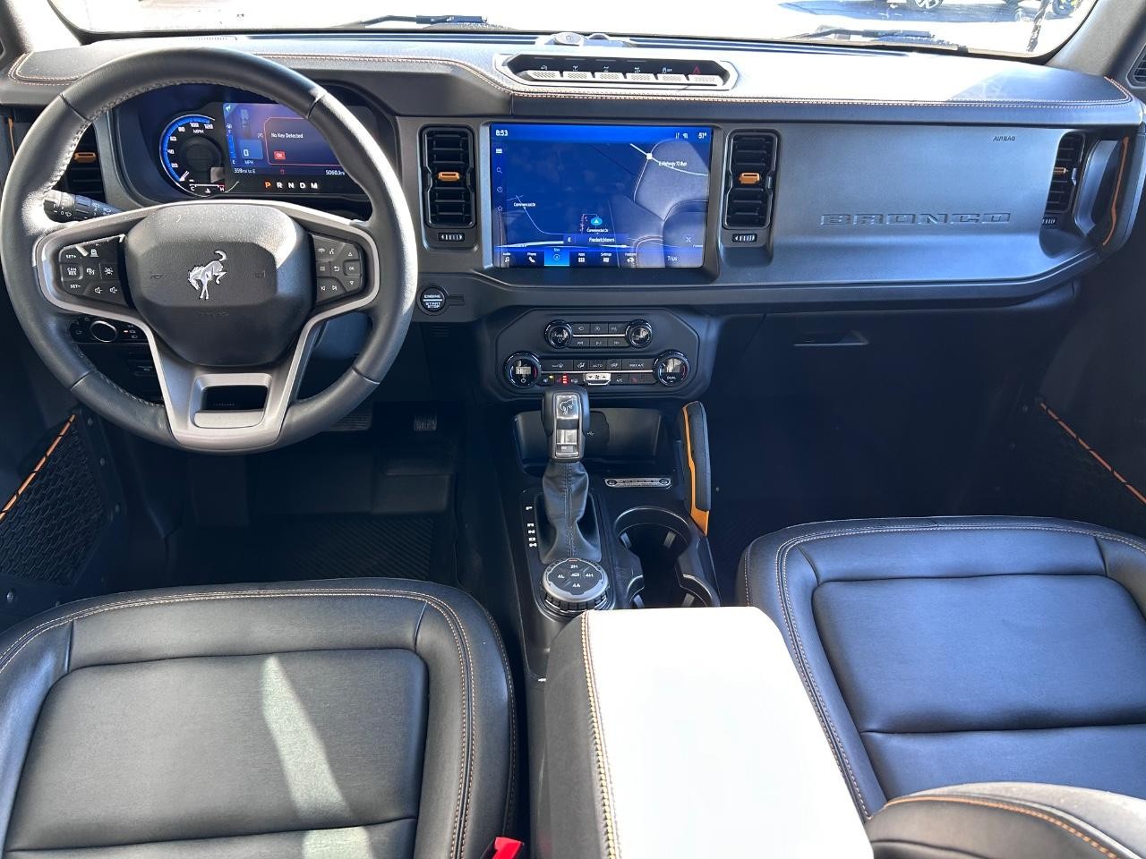 Ford Bronco Vehicle Full-screen Gallery Image 08