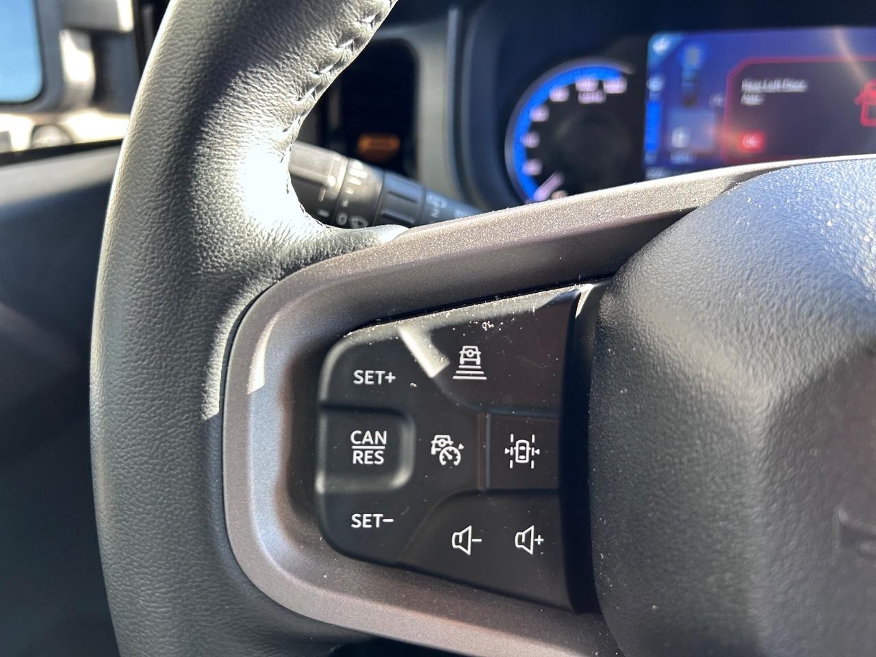 Ford Bronco Vehicle Full-screen Gallery Image 10