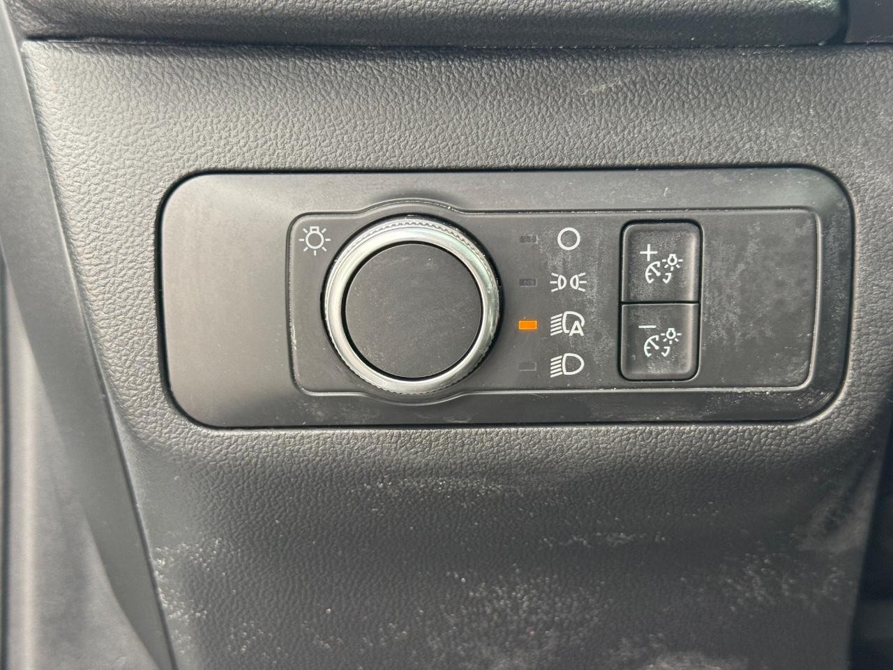 Ford Escape Vehicle Full-screen Gallery Image 21