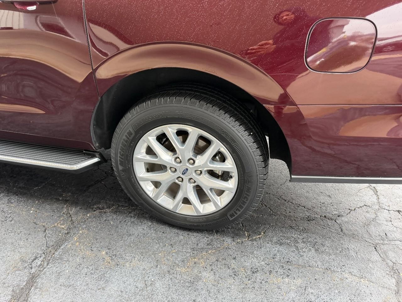 Ford Expedition Max Vehicle Full-screen Gallery Image 07