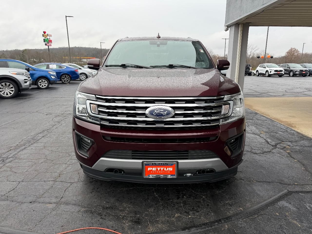 Ford Expedition Max Vehicle Full-screen Gallery Image 09