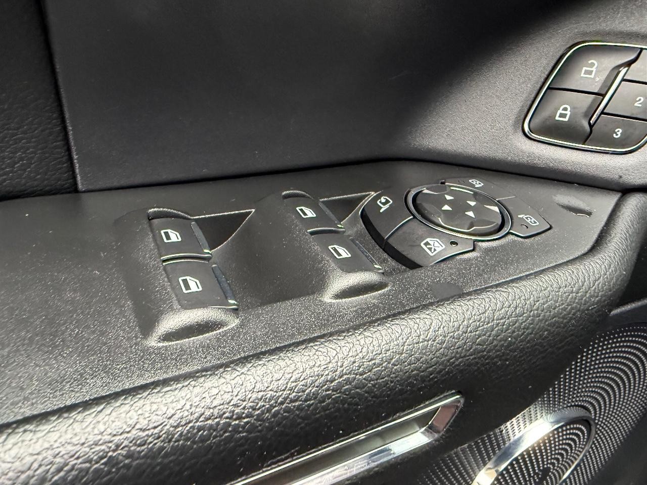 Ford Expedition Max Vehicle Full-screen Gallery Image 22