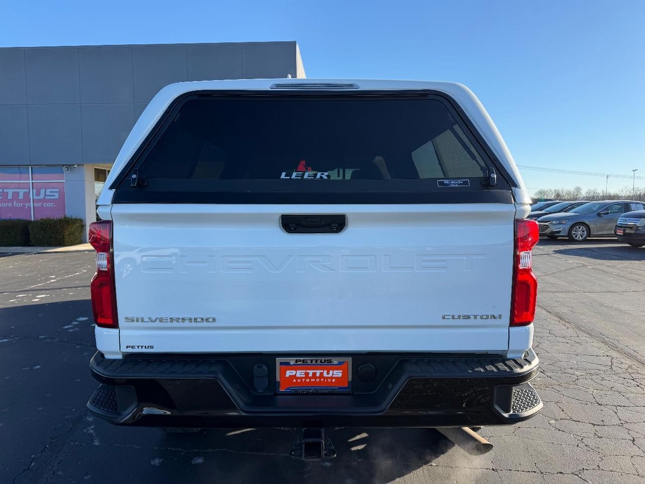 Chevrolet Silverado 2500HD Vehicle Full-screen Gallery Image 05