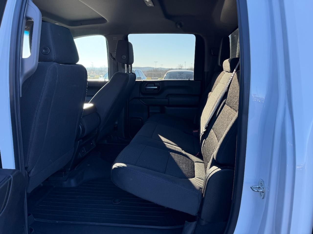 Chevrolet Silverado 2500HD Vehicle Full-screen Gallery Image 10