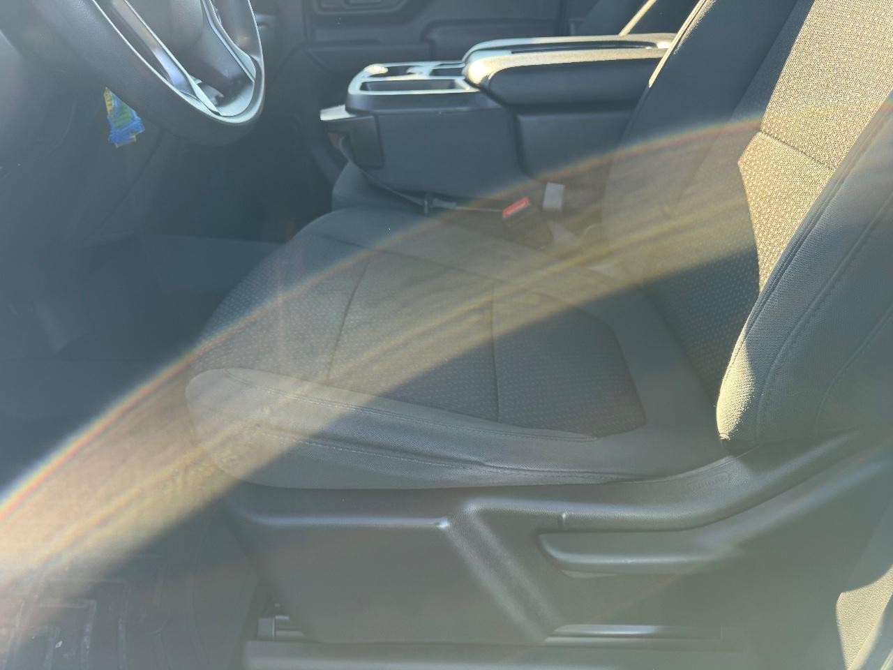 Chevrolet Silverado 2500HD Vehicle Full-screen Gallery Image 20