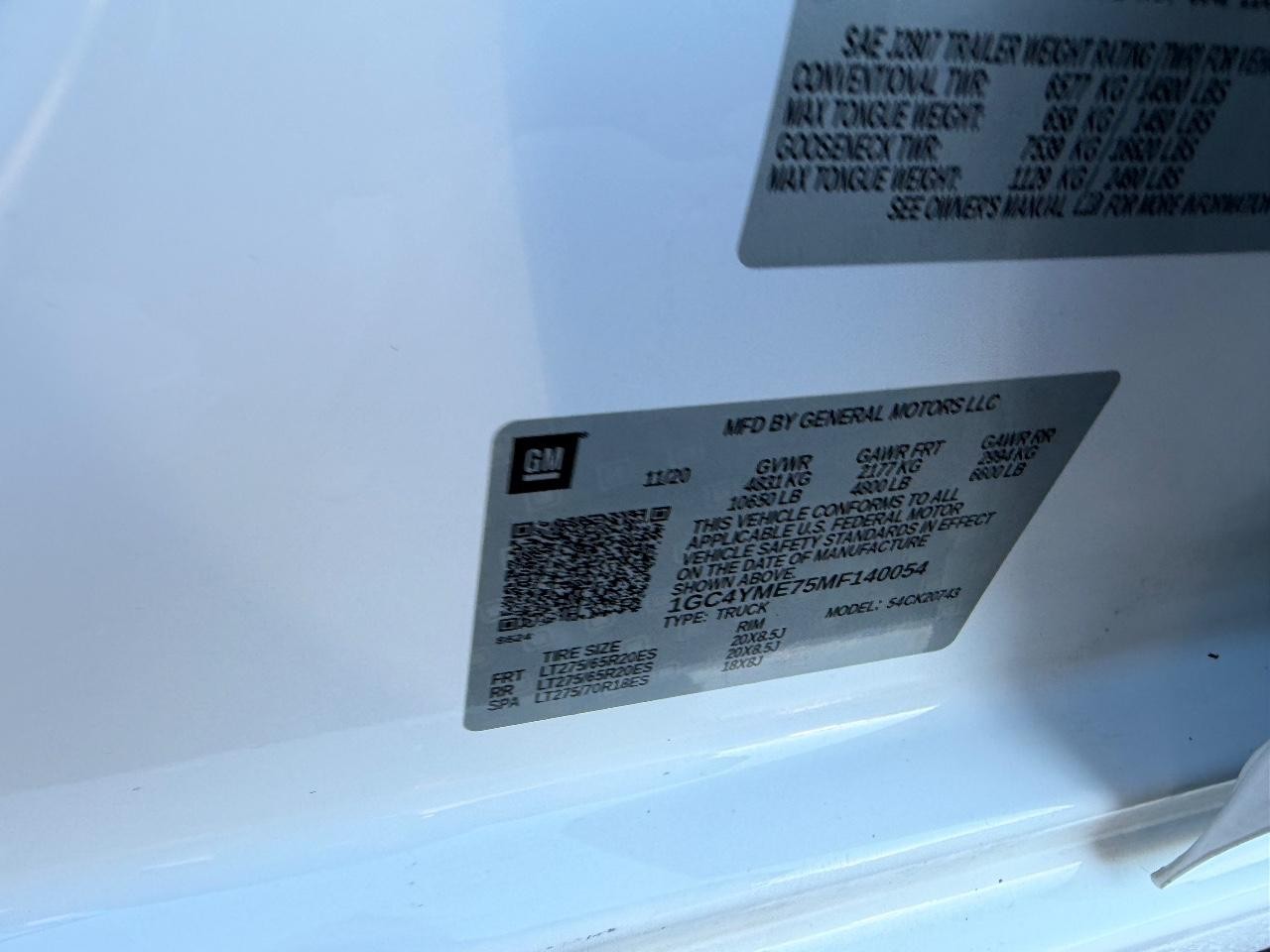 Chevrolet Silverado 2500HD Vehicle Full-screen Gallery Image 23