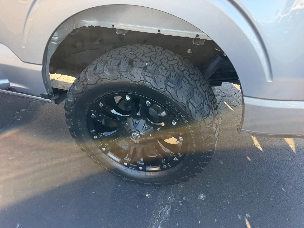 Ford F-150 Vehicle Full-screen Gallery Image 06