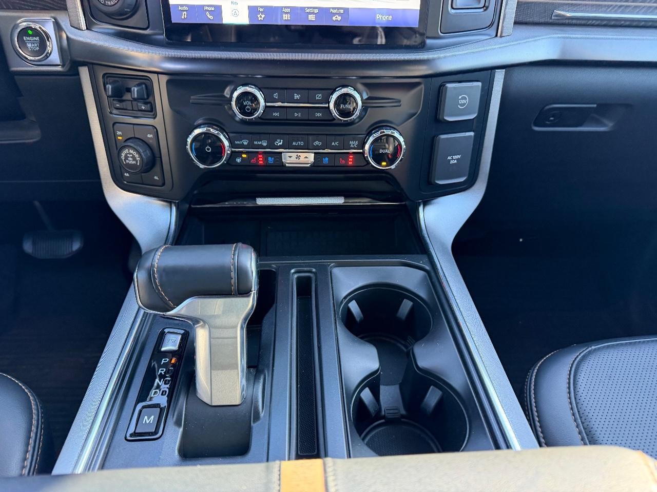 Ford F-150 Vehicle Full-screen Gallery Image 16